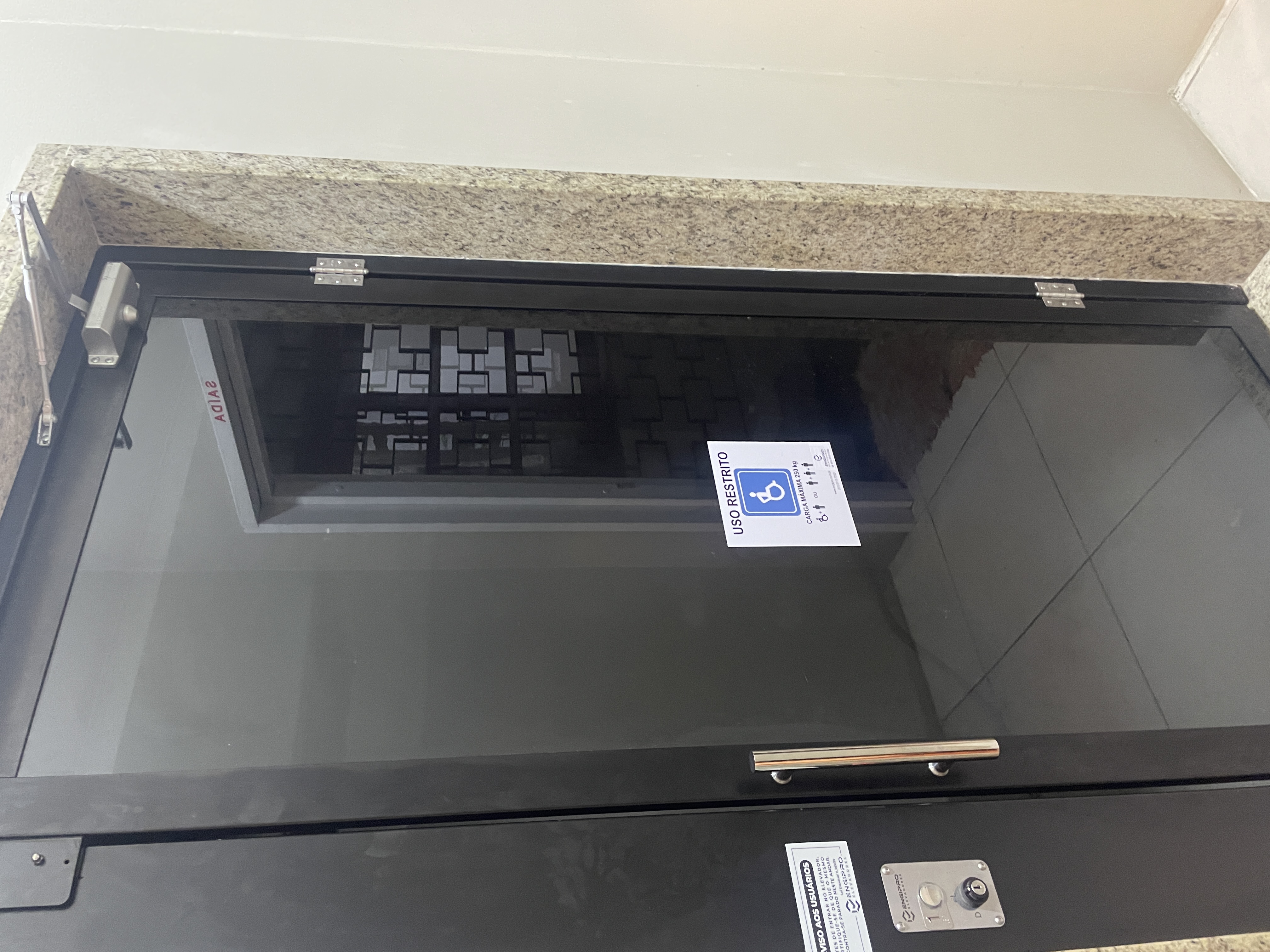 Plataforma de acessibilidade finalizada na fábrica ENGIPRO